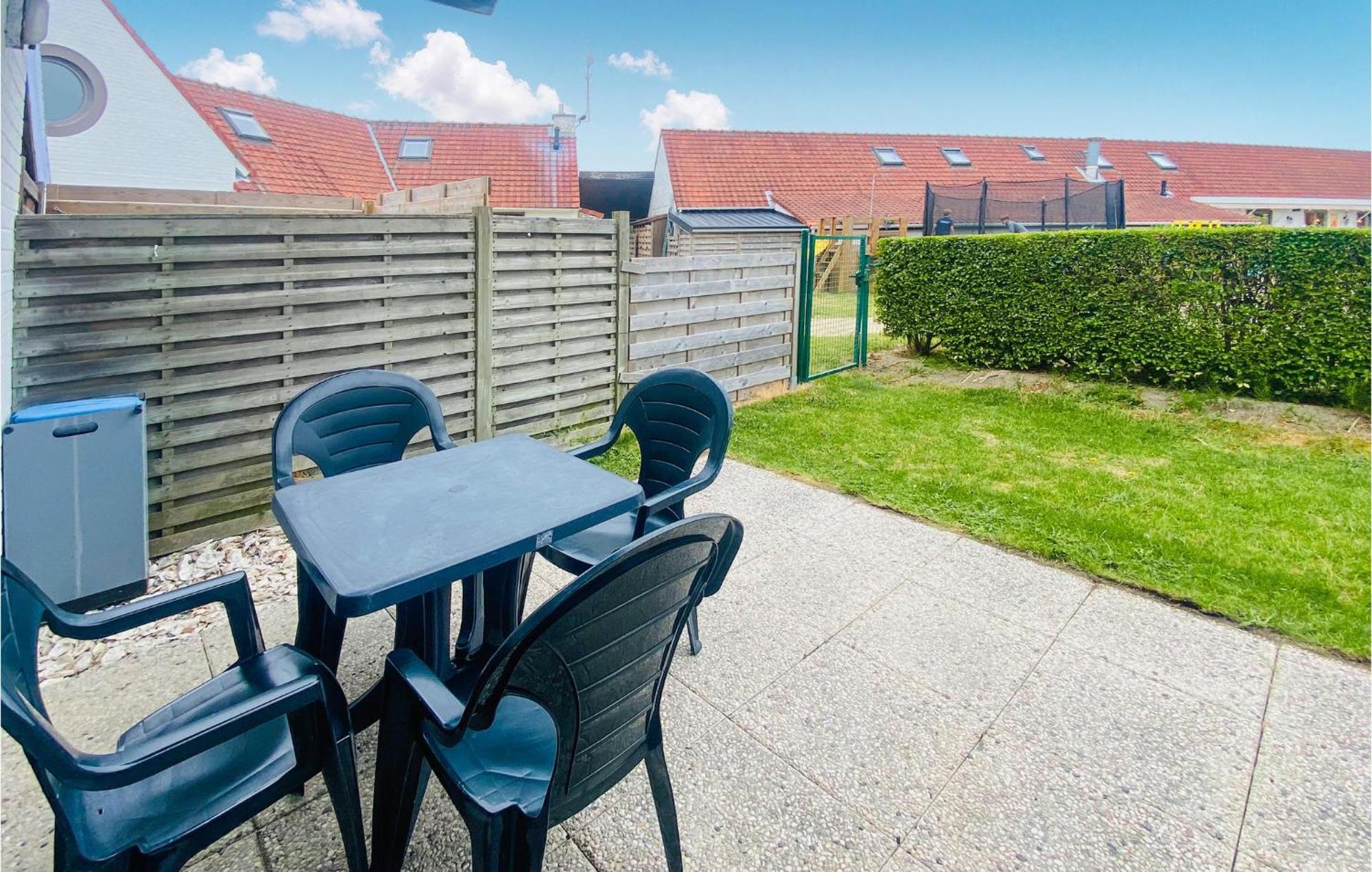 Beautiful Apartment In Bredene With Kitchen Zewnętrze zdjęcie