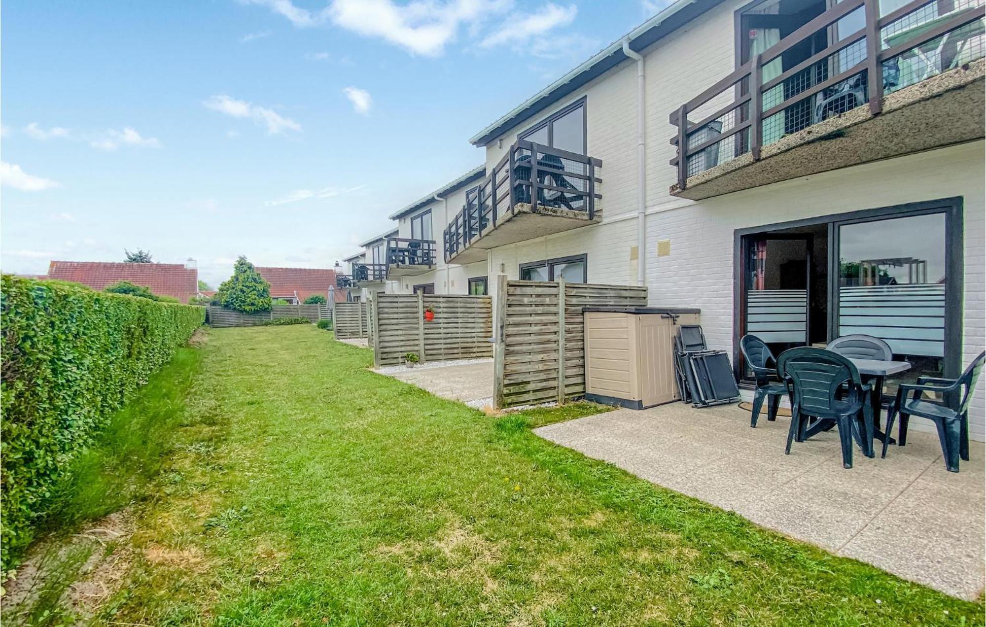 Beautiful Apartment In Bredene With Kitchen Zewnętrze zdjęcie